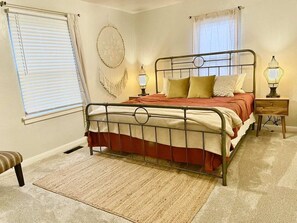 3 bedrooms, desk, iron/ironing board, free WiFi