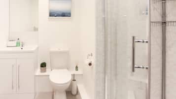 Apartment, Private Bathroom (Wells) | Bathroom