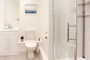 Apartment, Private Bathroom (Wells) | Bathroom - Strawberry Line, Flat 1 (Wells)