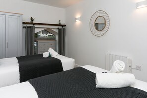 Miscellaneous - Strawberry Line, Flat 1 (Wells)