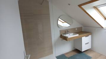 Shower, toilet paper