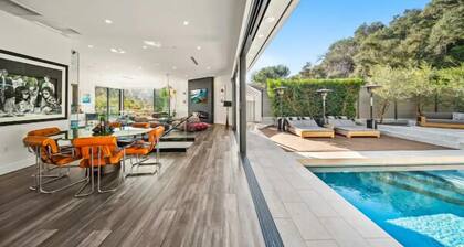 Willow Glen - Hollywood Hills Multi-Level Villa with Elevator, Theater & Pool