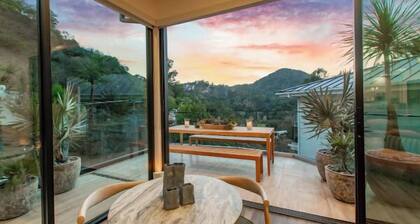 Willow Glen - Hollywood Hills Multi-Level Villa with Elevator, Theater & Pool