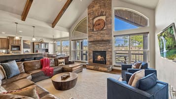 Televisión, chimenea y tenis de mesa