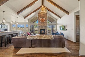 TV, fireplace, ping pong