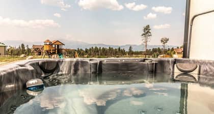 CAMELOT · âïžRockies Views âïžSleeps 34 Big Groups âïž Fully