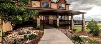 NEW! Pikes Peak View with Pool Table & Movie Room