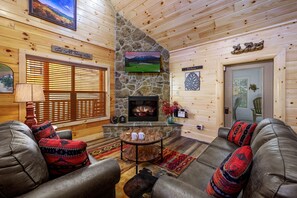 Smart TV, fireplace, video games, table football - Black Bear Lodge - Prime Location - 4BR With Indoor Pool & Hot Tub (Pigeon Forge)