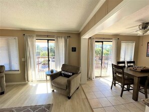 Flat-screen TV - Hilton Head Beach Villa: Ocean Views, Steps2Sand & Largest Island Pool (Hilton Head Island)