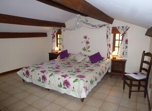 2 chambres, fer et planche à repasser, accès Internet