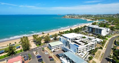 YEPPOON CBD UNIT9 Opposite Beachfront with Ocean Views