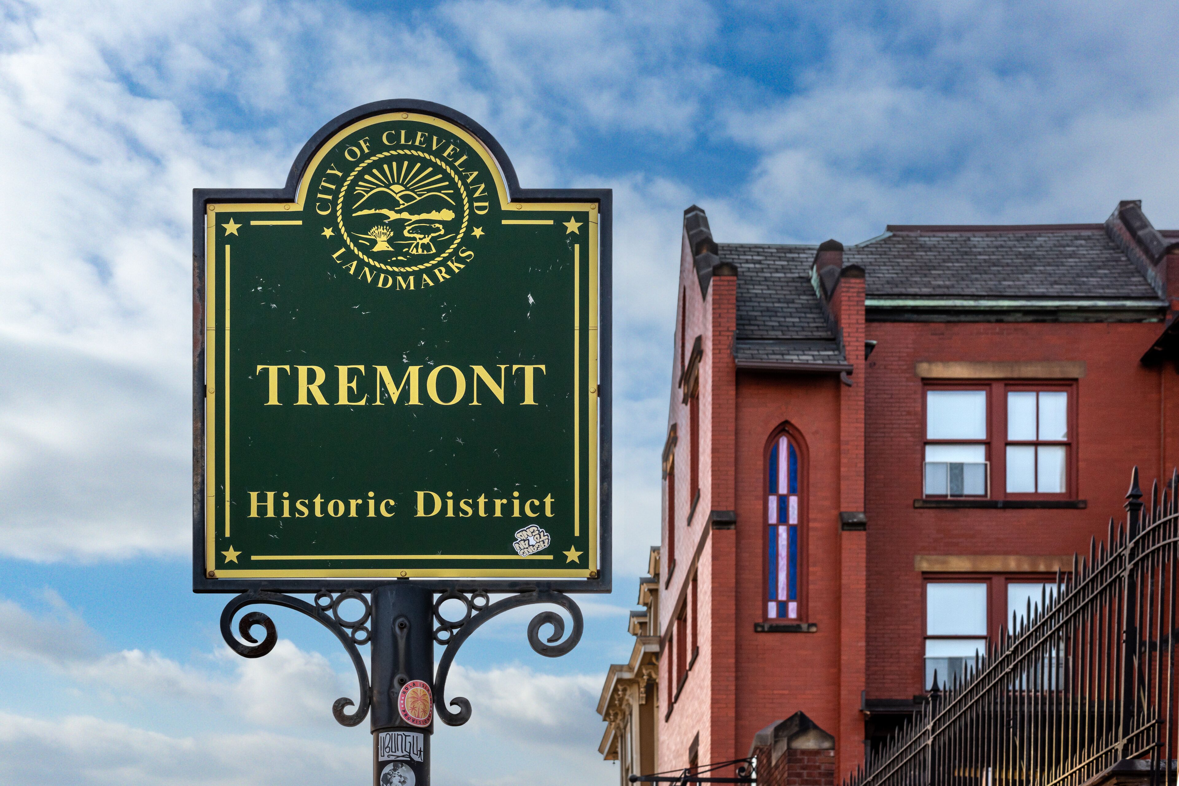 En skylt som markerar det historiska området Tremont i Cleveland, Ohio.