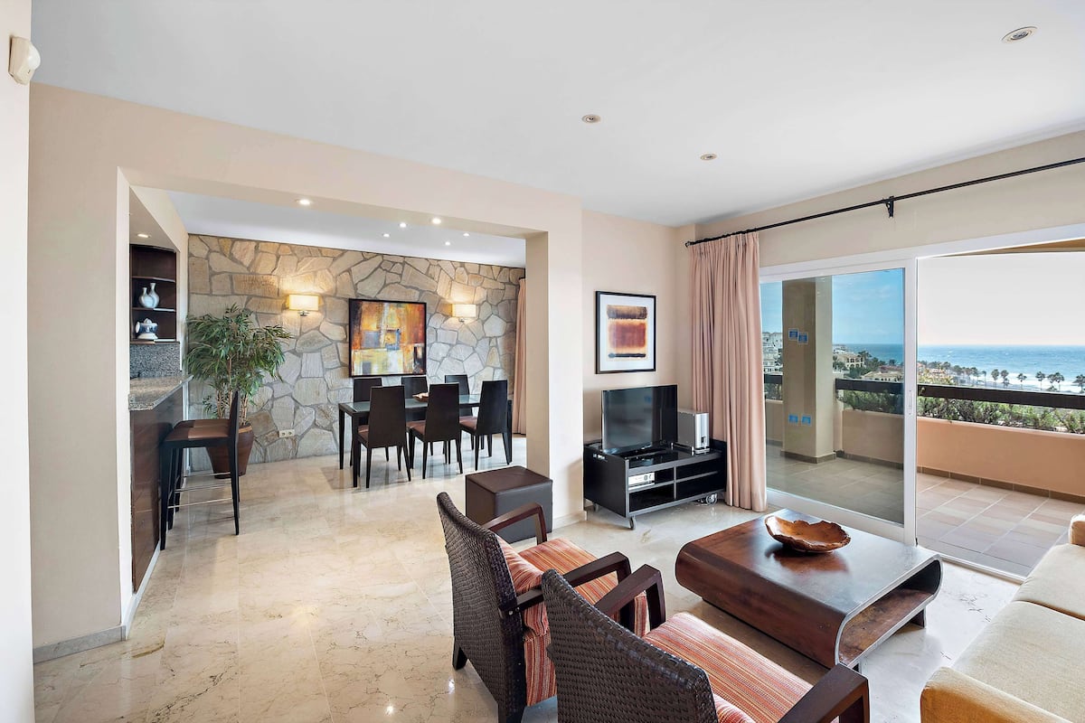 Premium Suite, 2 Bedrooms, Sea View (Plus) | 2 bedrooms, in-room safe, individually decorated, desk