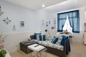 Een televisie, een dvd-speler en een stereo