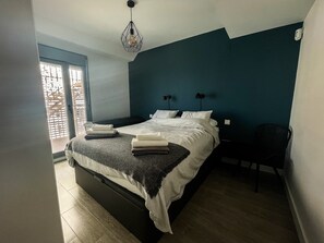 4 soverom, strykejern/-brett, wi-fi (inkludert) og sengetøy