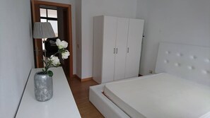 1 bedroom, iron/ironing board, free WiFi, bed sheets - Apartment 'Faro City Center Apartment I' with Private Outdoor Area, Wi-Fi & A/C (Faro)