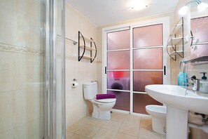 淋浴設備、風筒、提供毛巾