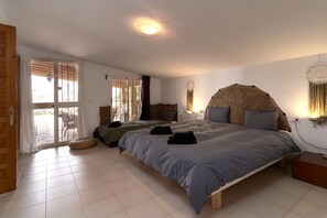 4 chambres, fer et planche à repasser, Wi-Fi gratuit, draps fournis