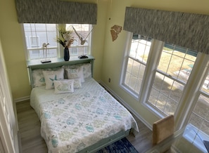 2 bedrooms, desk, iron/ironing board, Internet