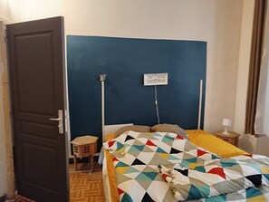 2 chambres, fer et planche à repasser, Wi-Fi gratuit, draps fournis