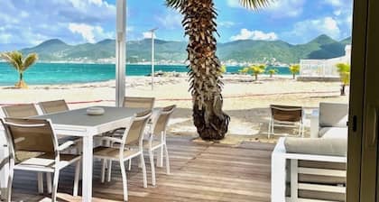 Beach front fabulous new all renovated unit 3 bedrooms 3 Baths, pools see view