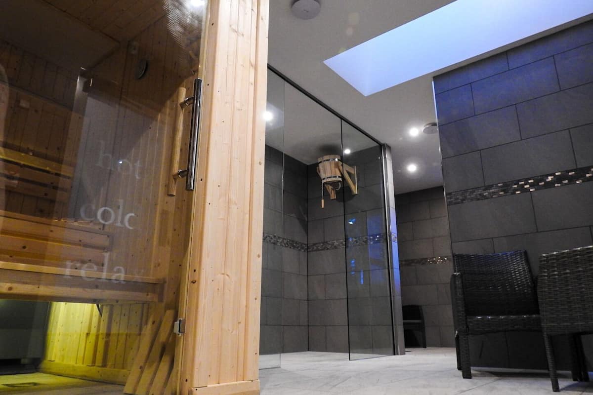 sauna, steam room