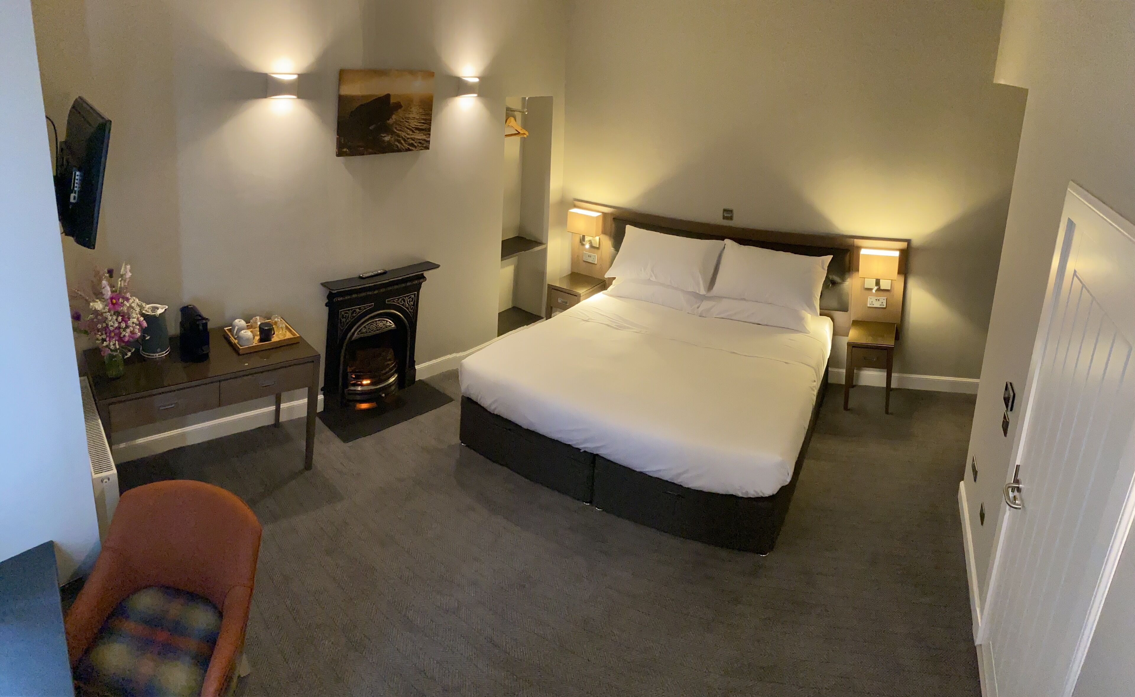 deluxe double room, ensuite, sea view | room amenity