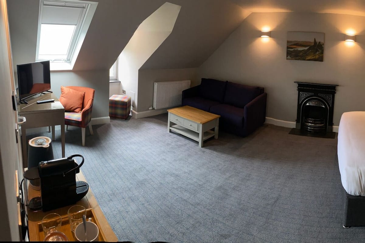 Luxury Suite, Ensuite, Sea View | Interior