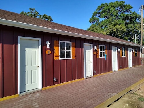 Groveport Resort/Waterfront Cabin C/Newly Remodeled