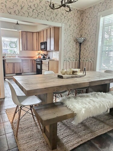 Farmhouse Victorian Perfect Cloudcroft Location!