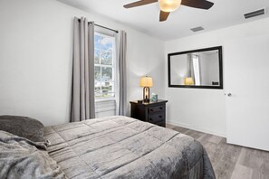 2 habitaciones, tabla de planchar con plancha y wifi gratis 