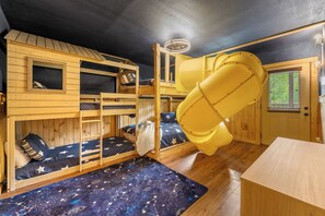 4 dormitorios, tabla de planchar con plancha, wifi gratis y ropa de cama