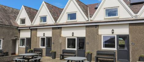 Cottage | Outdoor dining