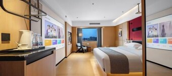 Hongfangzi Hotel (Phoenix Lake Park)