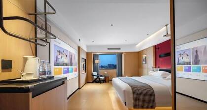 Hongfangzi Hotel (Phoenix Lake Park)