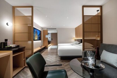 Hongfangzi Hotel (Phoenix Lake Park)