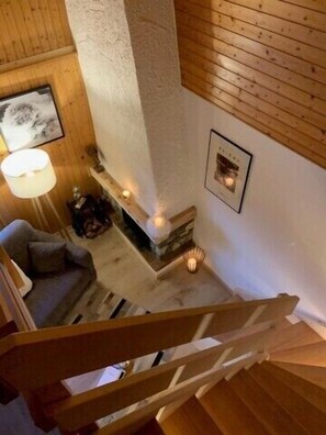 TV, fireplace, DVD player