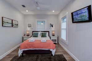 Room - Historic Craftsman Bungalow (Sanford)