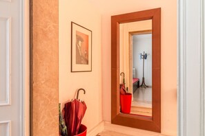 Interior - Red House close to @Accademia Bridge (Venezia)