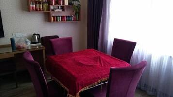 تناول الطعام