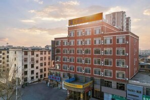 Exterior - Aiju chain hotel (Yingkou Xiongyue Railway Station) (Yingkou)