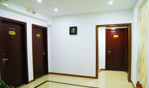 Interior - Kaiyuanbinguan (Wuhu)