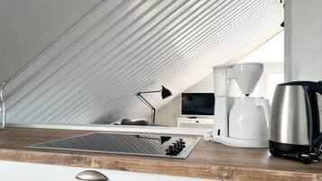 冰箱、微波炉、烤箱、炉灶