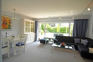 Unclassified image, 5 of 22, button - Brise-Sylt - Sylt is a valuable living space and a soothing vacation destination, a (Wenningstedt-Braderup (Sylt))