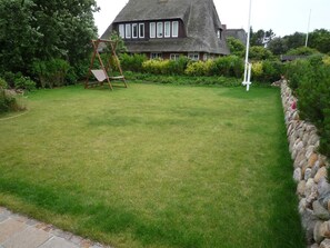 Unclassified image, 3 of 22, button - Brise-Sylt - Sylt is a valuable living space and a soothing vacation destination, a (Wenningstedt-Braderup (Sylt))