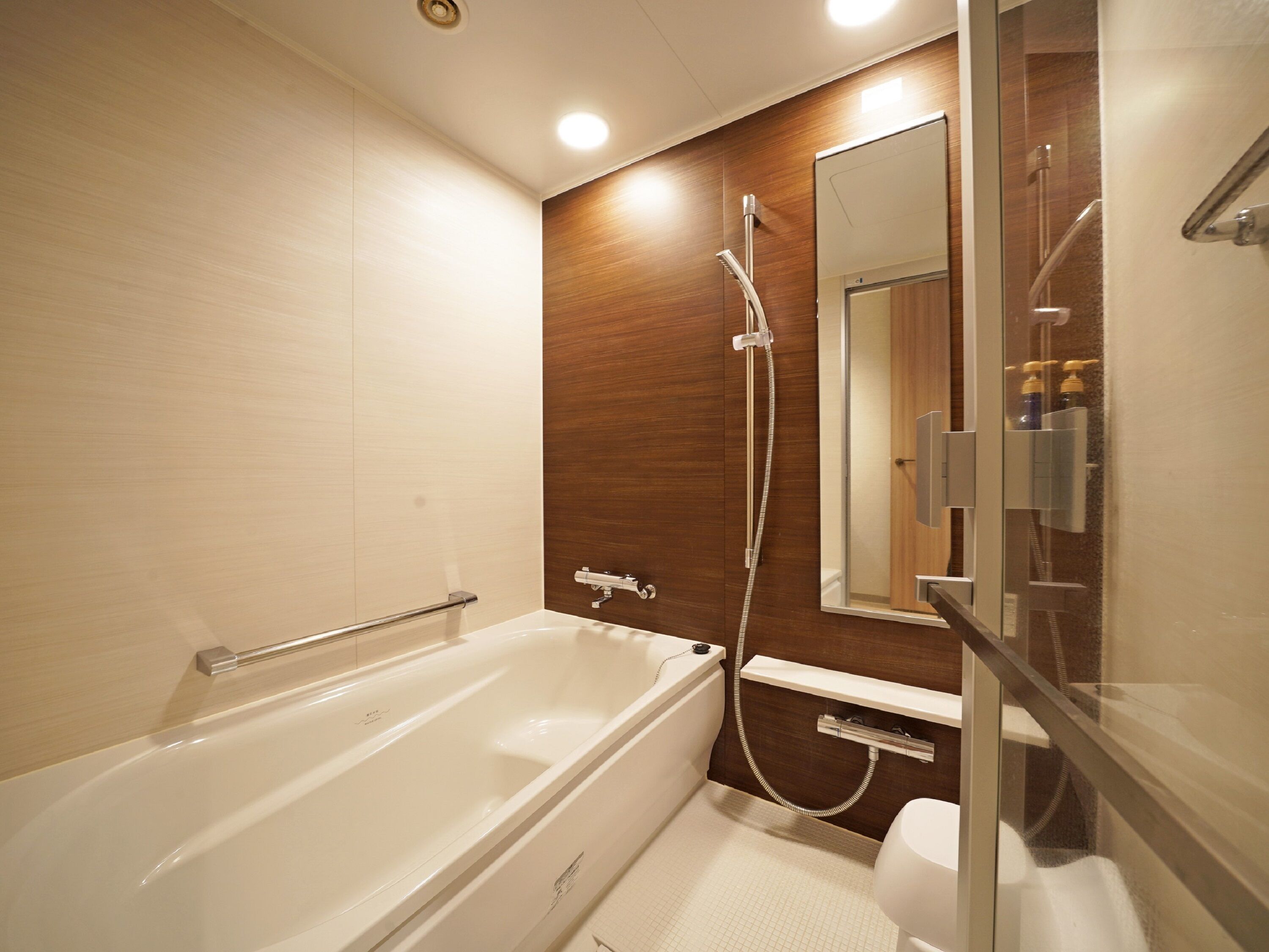 superior twin room, non smoking | bathroom | free toiletries, hair dryer, slippers, bidet