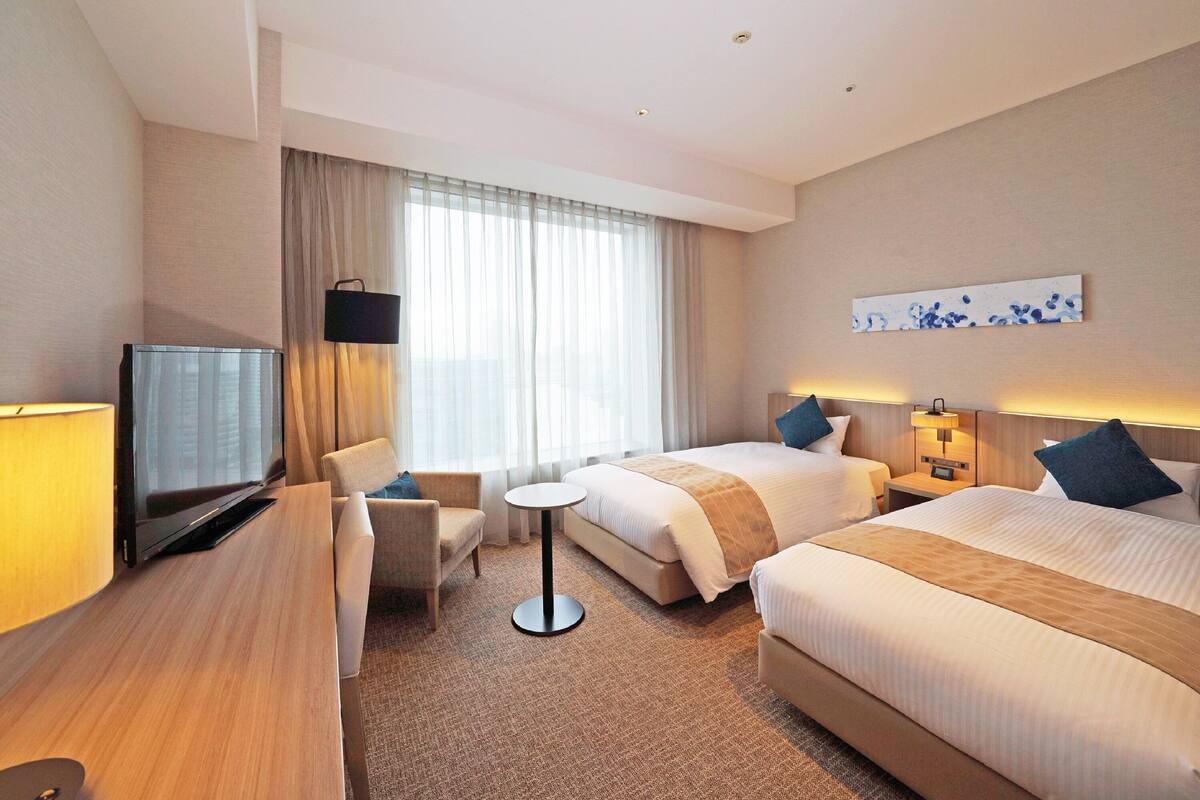 1 bedroom, down duvets, in-room safe, blackout curtains
