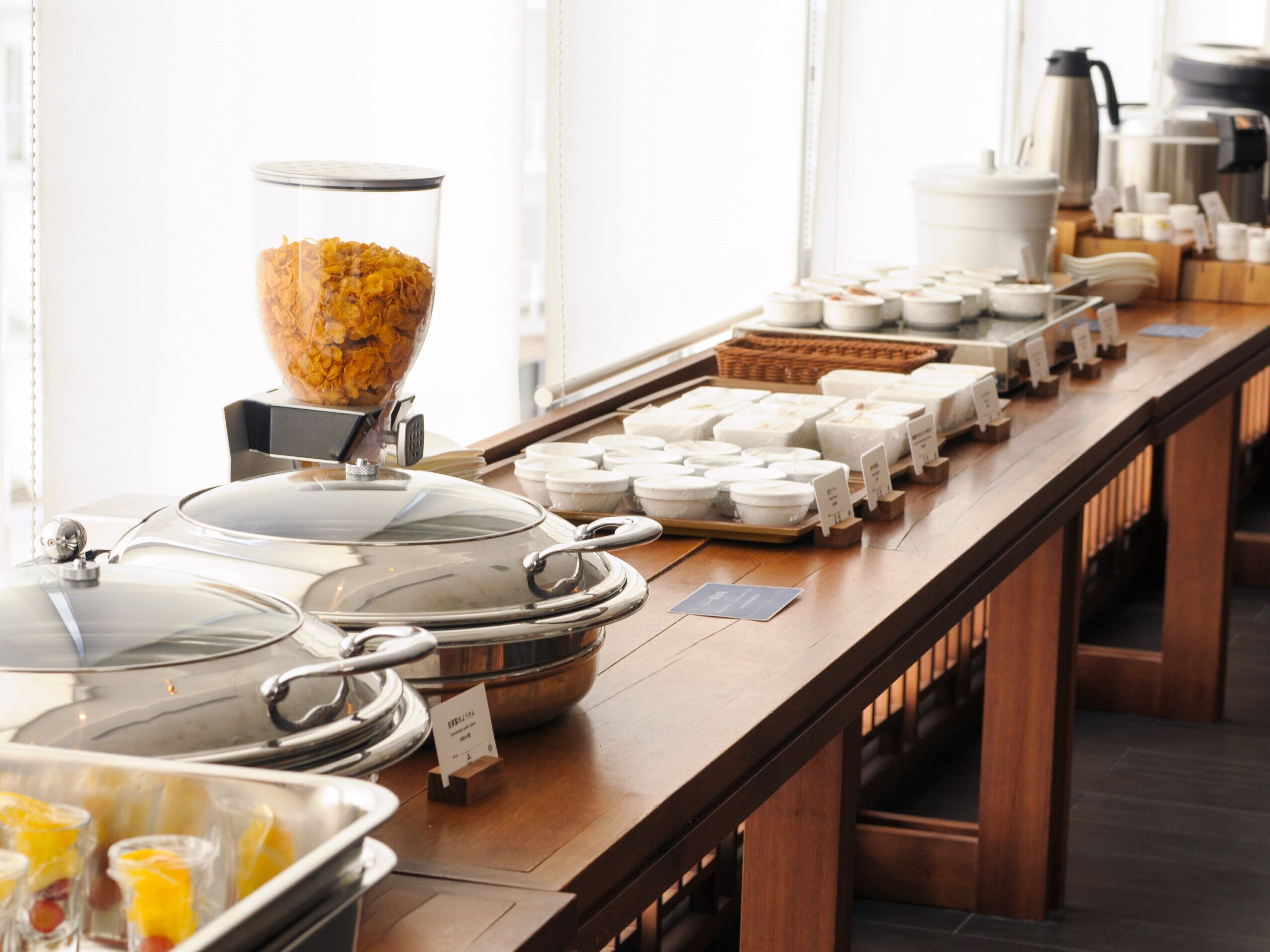 daily buffet breakfast (jpy 2500 per person)