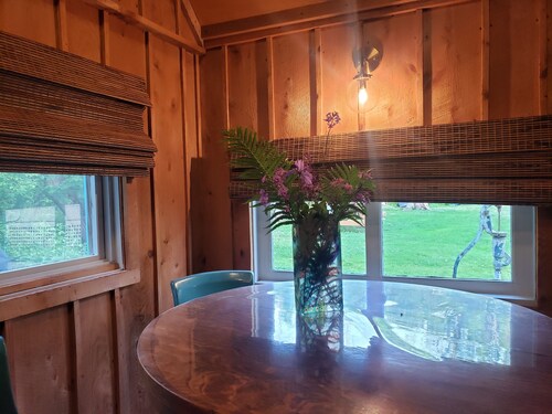 Updated Cottage -- Pet & Family Friendly