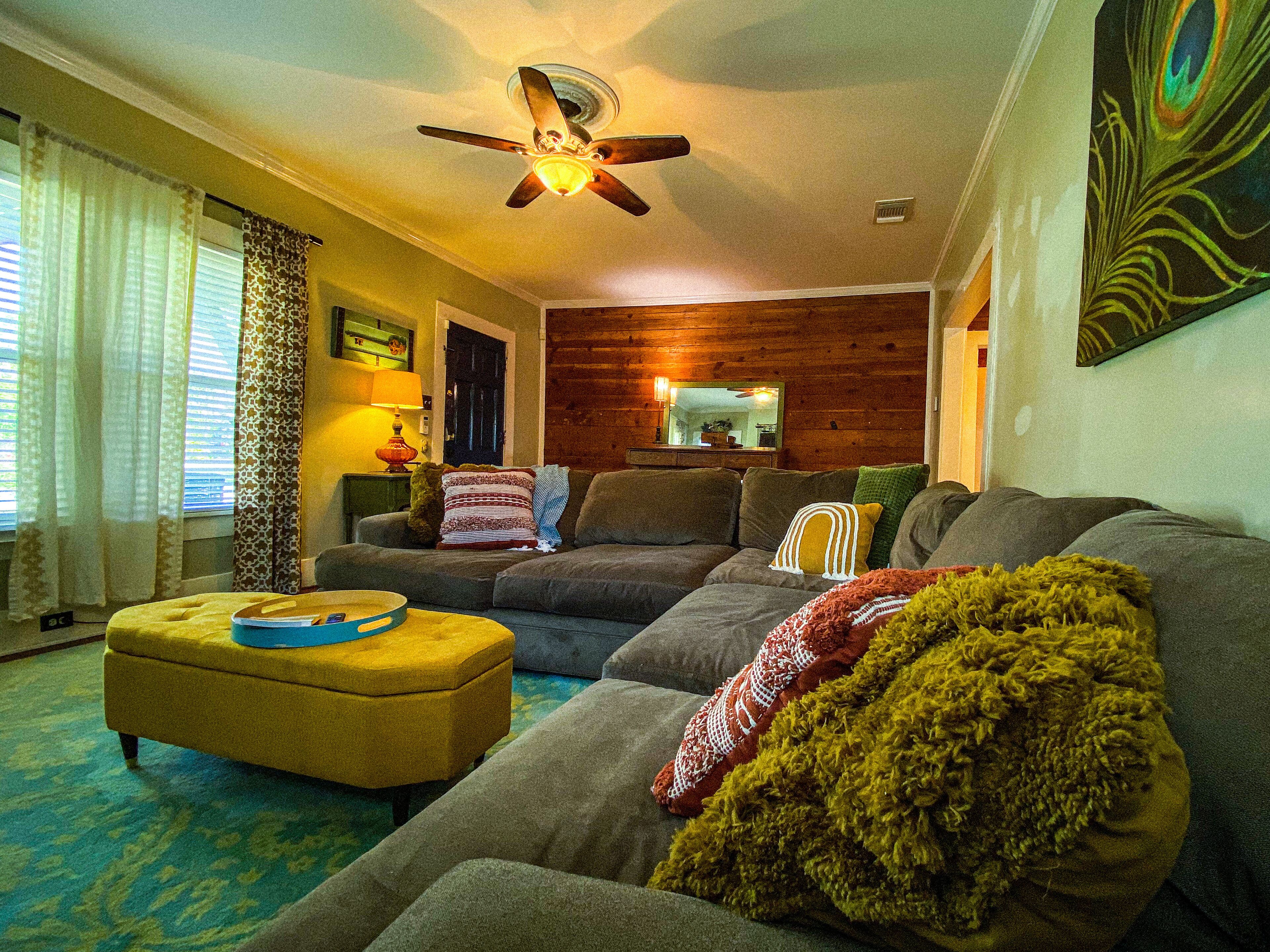 Texas Sized Bungalow -Updated 1927 home located in Mahncke Park